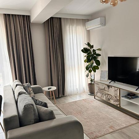 Elegance Apartment Bukares Bagian luar foto