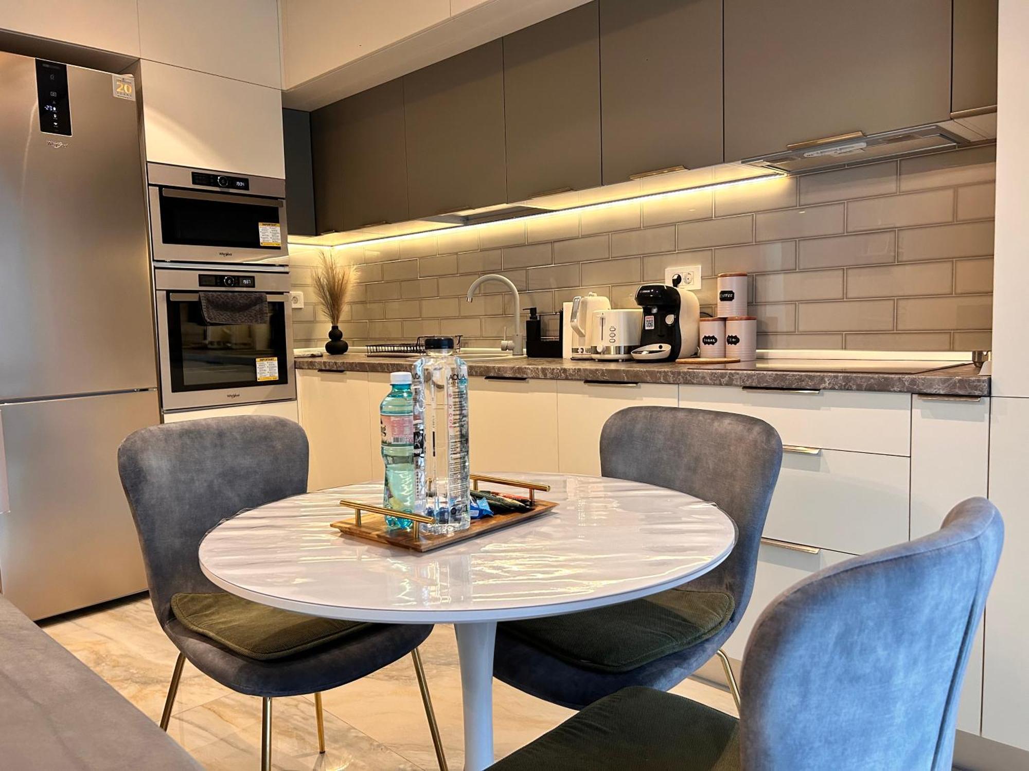 Elegance Apartment Bukares Bagian luar foto