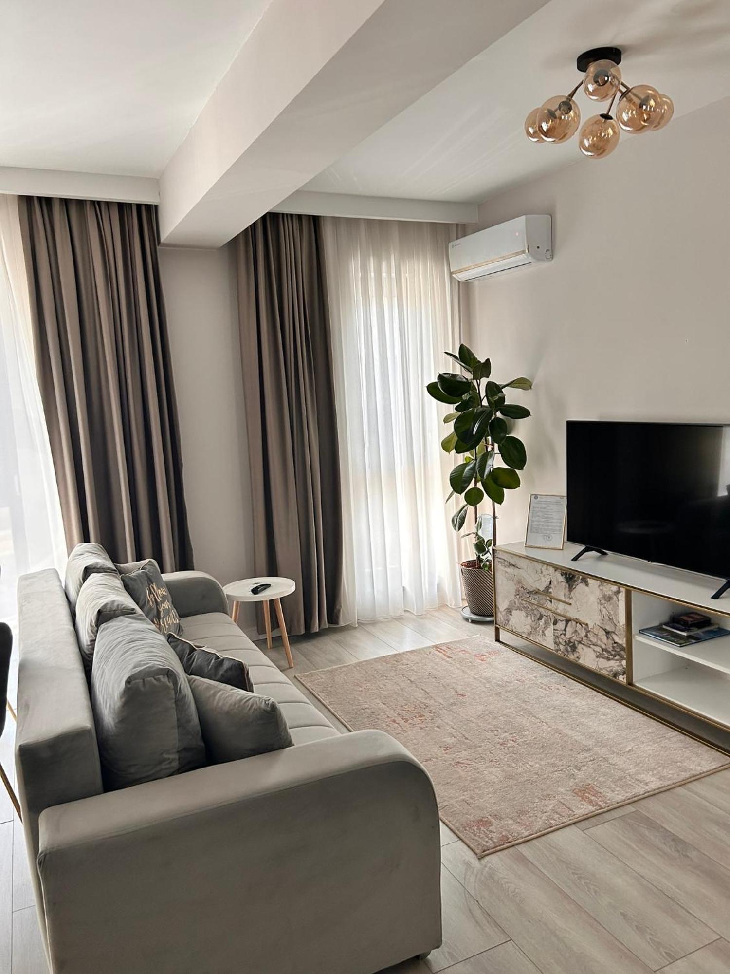 Elegance Apartment Bukares Bagian luar foto