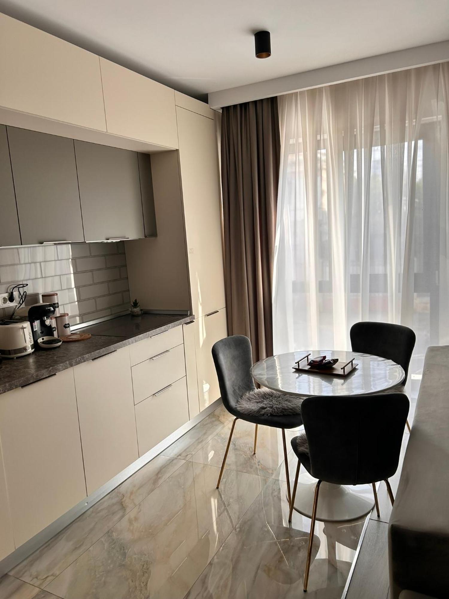 Elegance Apartment Bukares Bagian luar foto