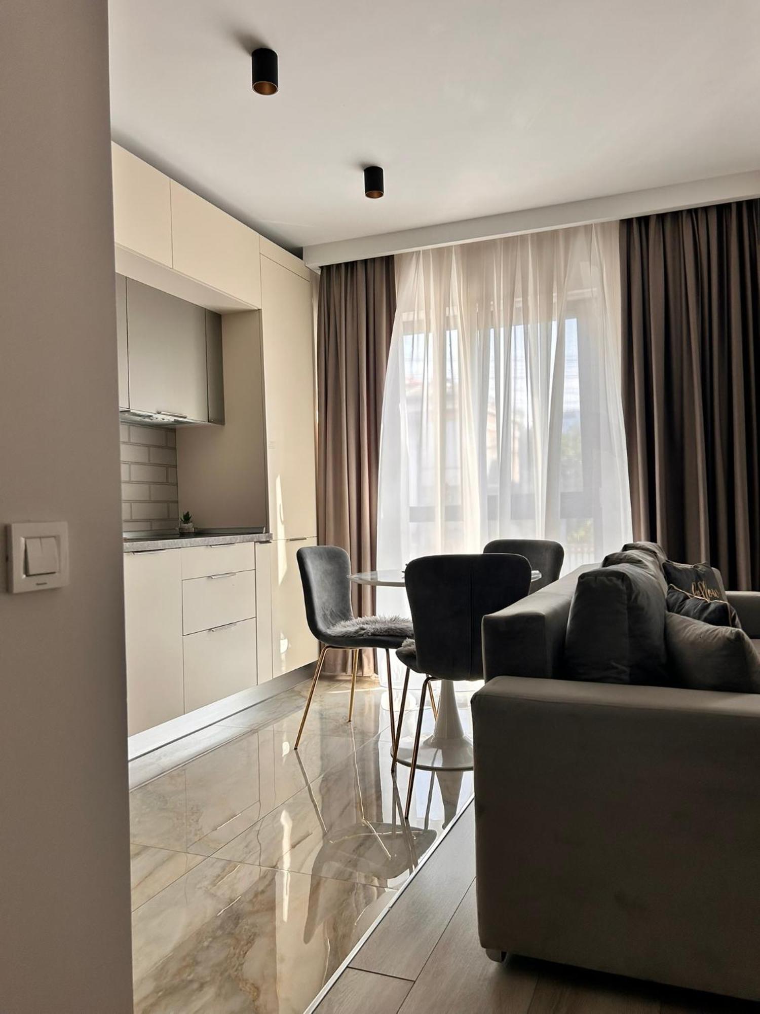 Elegance Apartment Bukares Bagian luar foto