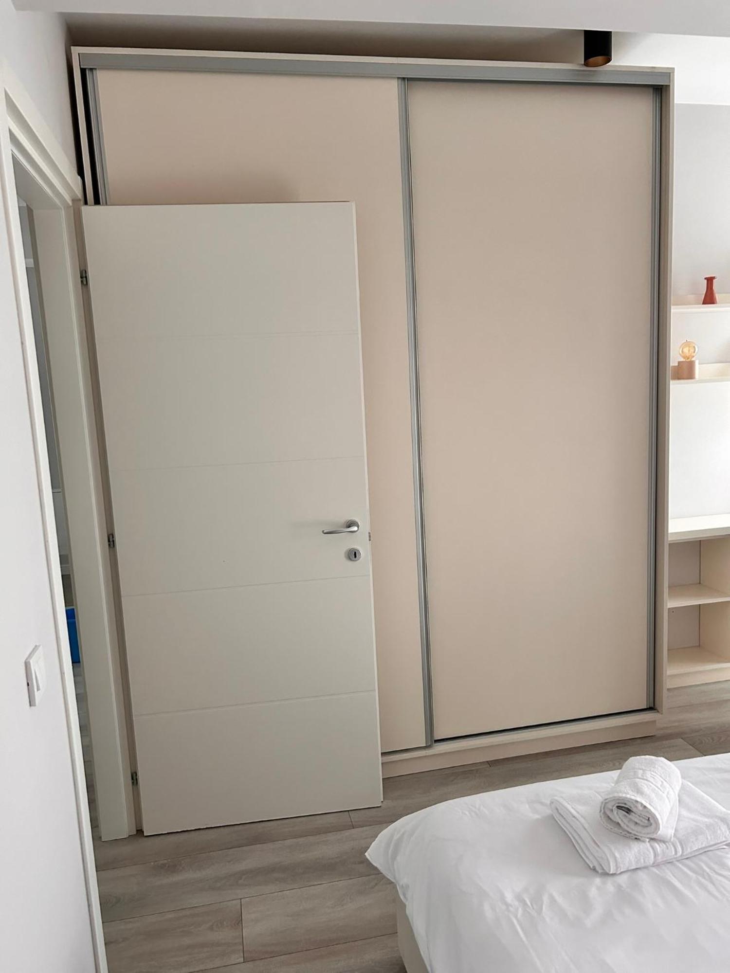 Elegance Apartment Bukares Bagian luar foto